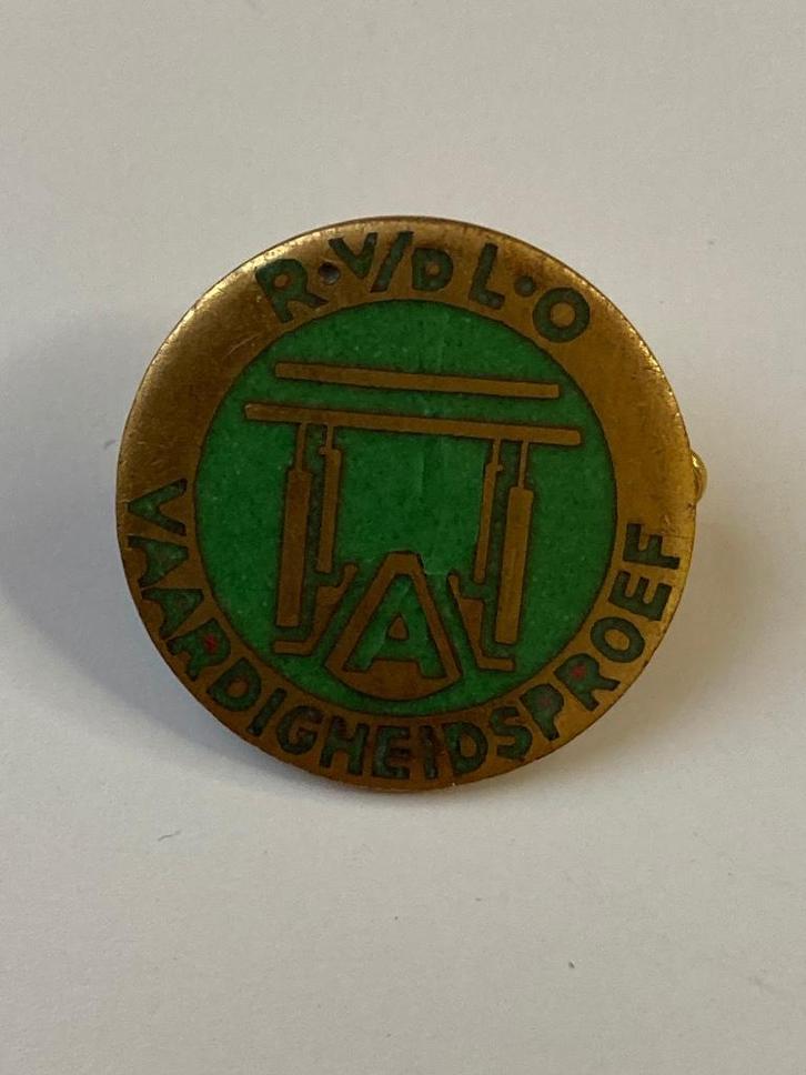 speldje / button R v/d L O - vaardigheidsproef A - vintage, Verzamelen, Speldjes, Pins en Buttons, Zo goed als nieuw, Speldje of Pin