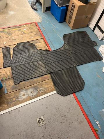 El Toro Rubber Matten Set Mercedes Sprinter W906 beschikbaar voor biedingen