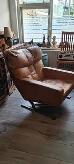 Vintage fauteuil licht bruin met metalen voet, Huis en Inrichting, Fauteuils, Ophalen, Gebruikt