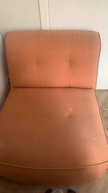 Mooi roze bankje  beschikbaar voor biedingen