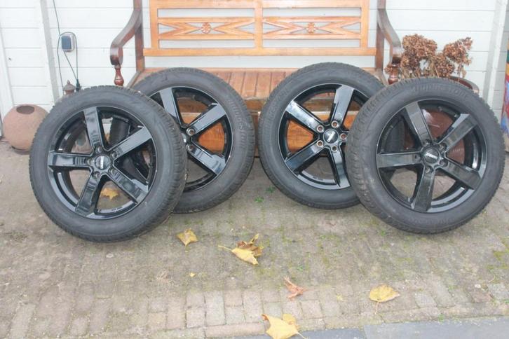 Winterwielen Bridgestone 205/55R17 met Dezent LM Velgen, Auto-onderdelen, Banden en Velgen, Banden en Velgen, Winterbanden, 17 inch
