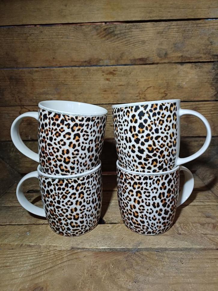 Siaki Mokken Set - Panterprint - 4 Stuks, Huis en Inrichting, Keuken | Servies, Zo goed als nieuw, Kop(pen) en/of Schotel(s), Overige stijlen