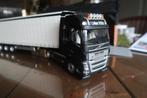 Marge Models Volvo FH16 met oplegger schaal 1:32 in doos, Hobby en Vrije tijd, Modelauto's | 1:32, Ophalen of Verzenden, Zo goed als nieuw