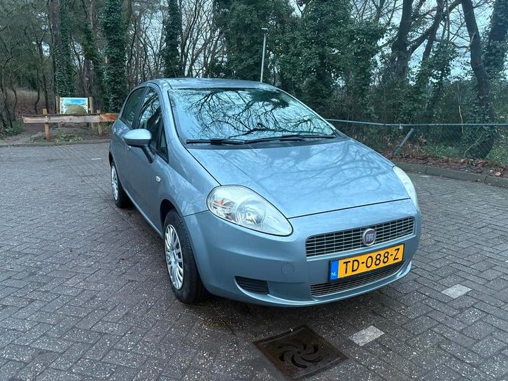 Fiat Punto 1.4 16V 5DR 2009 Grijs, Auto's, Fiat, Particulier, Punto, Benzine, B, Hatchback, Handgeschakeld, Geïmporteerd, Zilver of Grijs