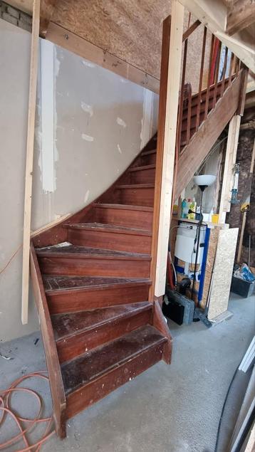 Bouw trap , tijdelijke trap  beschikbaar voor biedingen