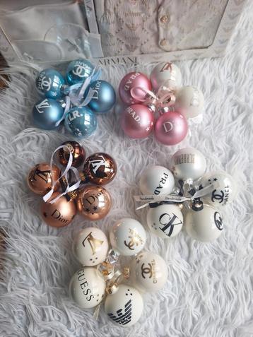 Kerstballen Armani Prada Louis vuitton Dior Chanel kerst  beschikbaar voor biedingen