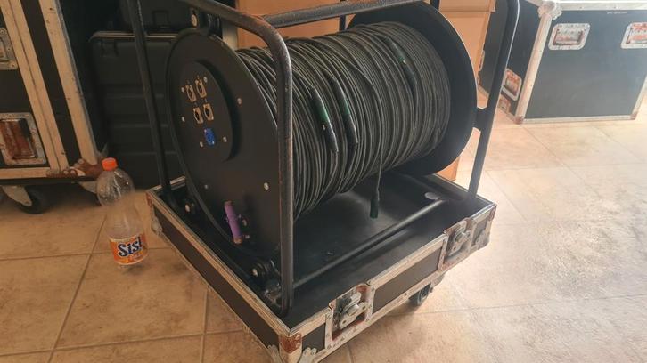 Kabeldrum in Flightcase + XLR kabels, Muziek en Instrumenten, Kabels en Stekkers, Gebruikt, Apparatuur, Ophalen