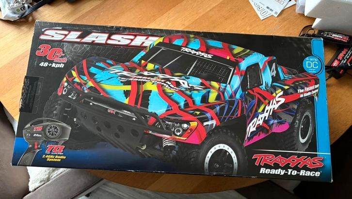 Traxxas Slash Hawaii (Limited edition), Hobby en Vrije tijd, Modelbouw | Radiografisch | Auto's, Gebruikt, Auto offroad, Elektro