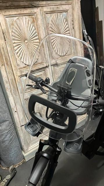 BoBike kinderzitje met windscherm beschikbaar voor biedingen