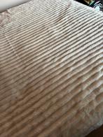 Gezellige sprei, zacht en fluffy 220x210, Huis en Inrichting, Ophalen of Verzenden, Zo goed als nieuw, Tweepersoons, Overige typen