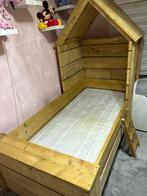 Steigerhouten huisjesbed. Incl matras, Kinderen en Baby's, Kinderkamer | Stapelbedden en Hoogslapers, Ophalen, Zo goed als nieuw