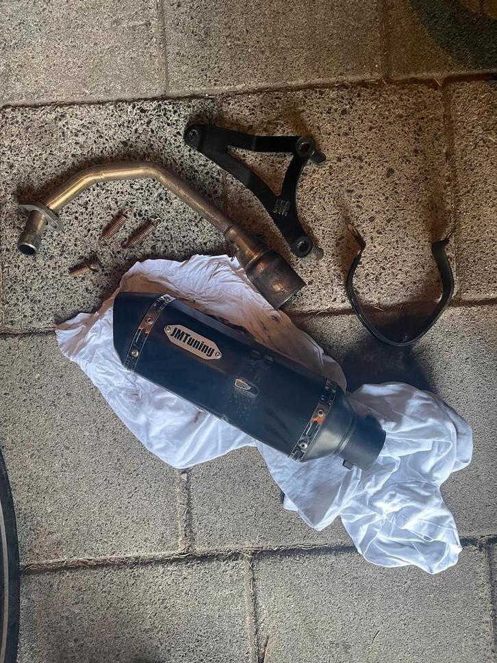 Jm Tuning uitlaat zip 4t, Fietsen en Brommers, Brommeronderdelen | Scooters, Zo goed als nieuw, Overige merken, Uitlaat, Ophalen of Verzenden