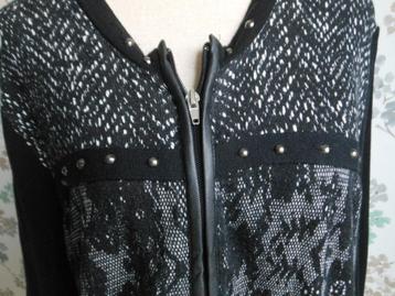Mooi vest van AZAY maat 44 60%viscose 40% katoen. beschikbaar voor biedingen