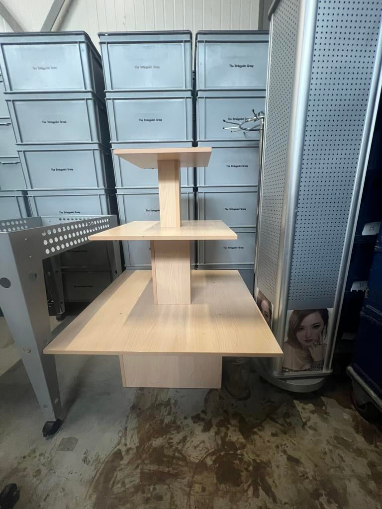 Piramide bruin, Ophalen, Zo goed als nieuw