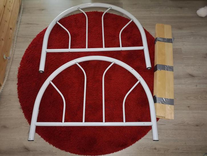 Stalen 1-persoonsbed met lattenbodem, Huis en Inrichting, Slaapkamer | Bedden, Eenpersoons, 90 cm, Metaal, Wit, Ophalen