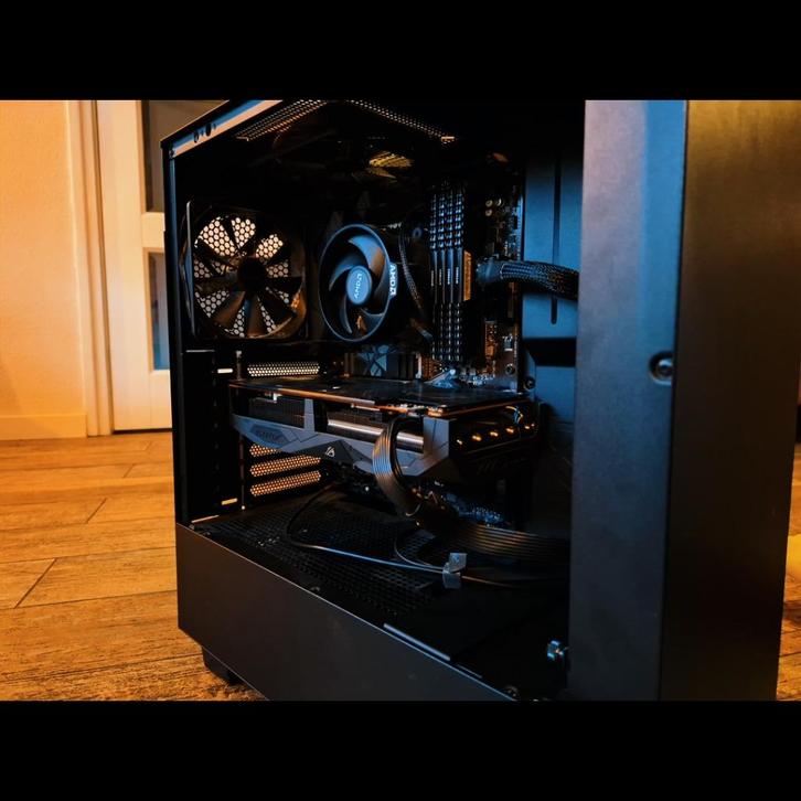 Gaming PC – Ryzen 5 3600XT · RX 5500 XT · 32 GB RAM, Computers en Software, Desktop Pc's, Zo goed als nieuw, 4 Ghz of meer, SSD