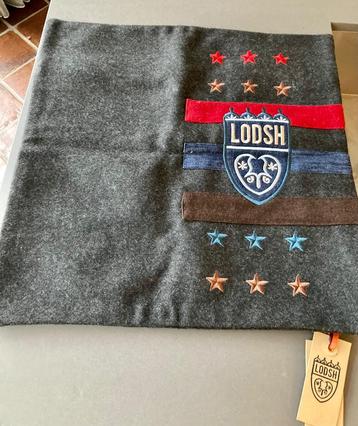 Lodsh: 2 nieuwe hoezen voor sierkussens. 50% wol. Prijs=p.s  beschikbaar voor biedingen