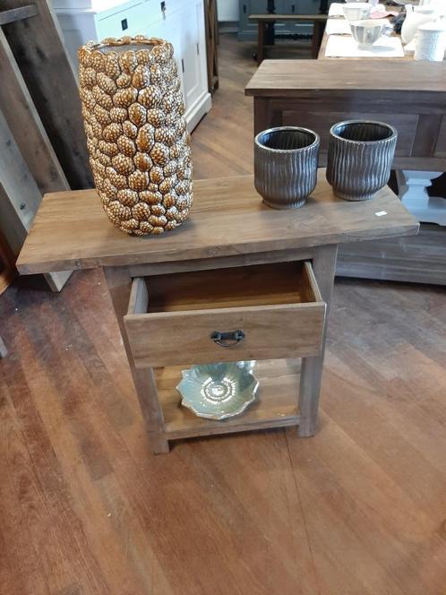 Robuuste teakhouten bijzettafel / sidetable 80 cm, Huis en Inrichting, Tafels | Sidetables, Zo goed als nieuw, 25 tot 50 cm, 50 tot 100 cm
