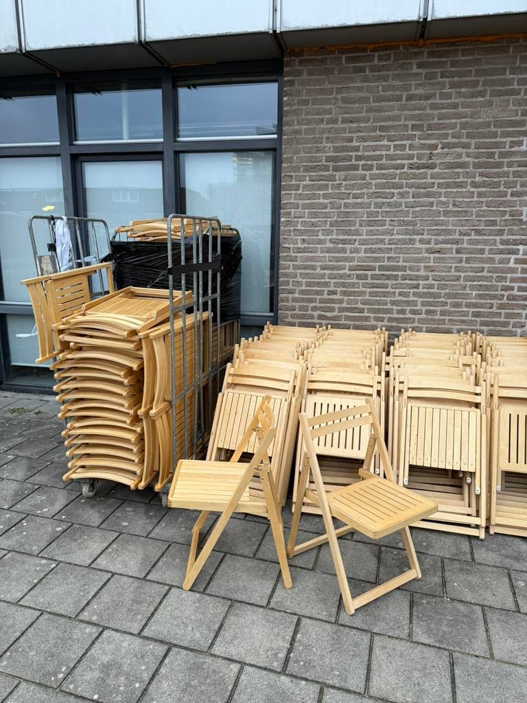 Partij van 38 vintage hardhouten klapstoelen ‘90, Ophalen of Verzenden, Zo goed als nieuw, Hout, Inklapbaar