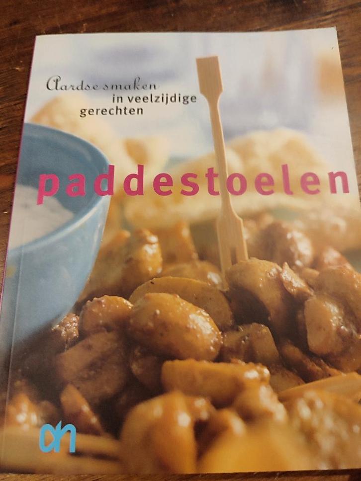 Kookboek "Paddenstoelen" van AH te koop! ZGAN, Boeken, Kookboeken, Zo goed als nieuw, Ophalen of Verzenden