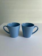 Twee lichtblauwe koffiekopjes mokjes aardewerk, Ophalen of Verzenden, Zo goed als nieuw, Overige stijlen, Kop(pen) en/of Schotel(s)