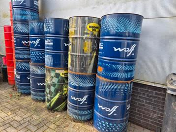 Lege olievaten vuurkorf ton bbq industrieel 200L 60L €10 a € beschikbaar voor biedingen