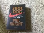 Shoe  dog   Phil Knight nieuw opbrengst giro 555, Boeken, Ophalen of Verzenden, Zo goed als nieuw