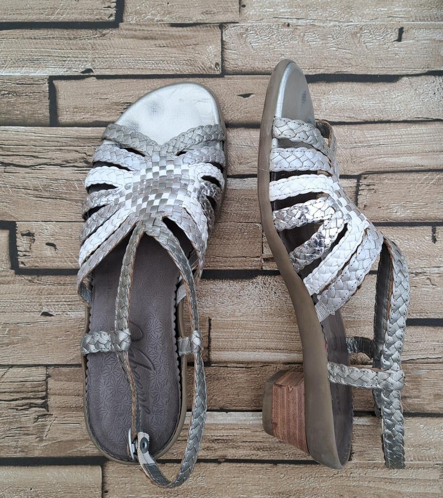 Vabeene- zilver/witte leren sandaaltjes, 40, Kleding | Dames, Schoenen, Verzenden, Wit, Sandalen of Muiltjes, Zo goed als nieuw