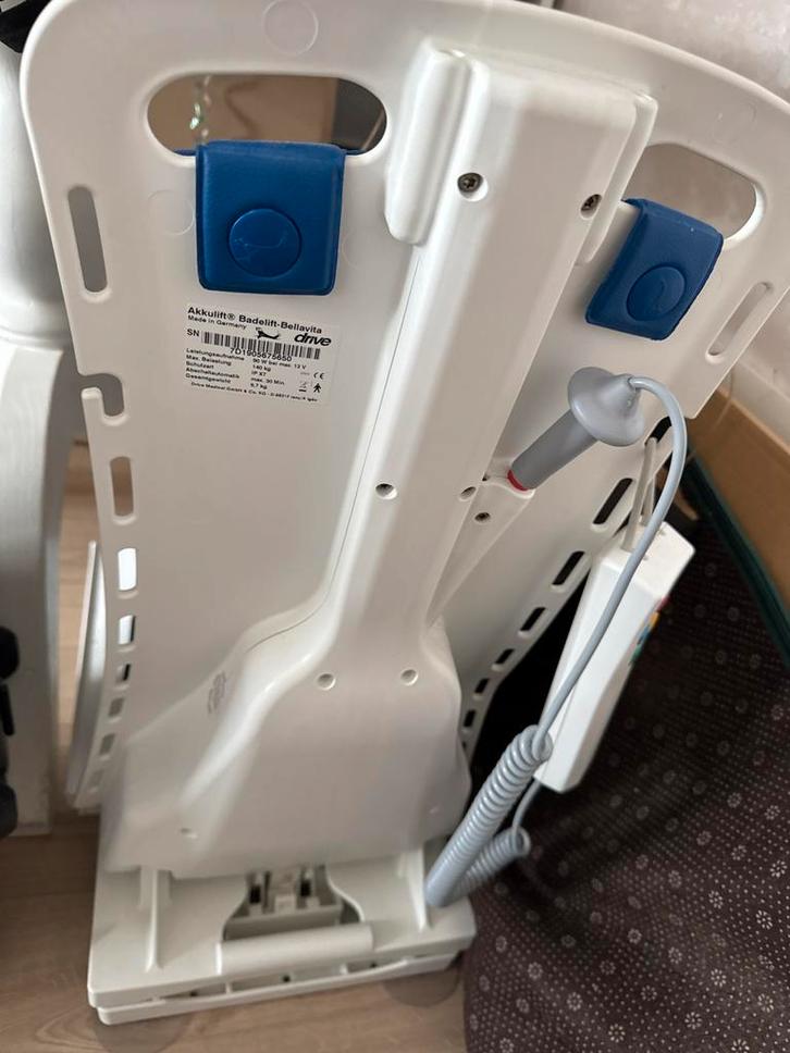 Badlift Drive Bellavita – elektrische badstoel, Diversen, Verpleegmiddelen, Gebruikt, Ophalen