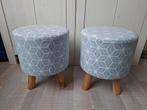 Set van 2 ijsblauwe kruk of poef, stof en houten poot ++vilt, Ophalen, Zo goed als nieuw, Overige materialen