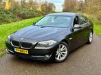 BMW 5-serie 523i Executive Aut/Navi/Schuifdak/Pdc, Auto's, BMW, Euro 5, Gebruikt, Zwart, 2000 kg