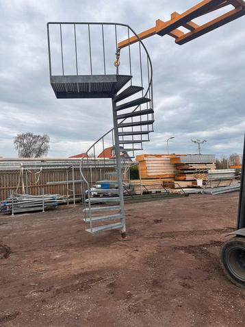 Gegalvaniseerde wenteltrap bordestrap steektrap trappen beschikbaar voor biedingen