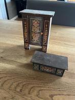 2 mooie oude houten kasten voor groter poppenhuis, Ophalen of Verzenden, Gebruikt, Toebehoren