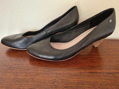 Mexx pumps met houten hak (gedragen) - Donkerblauw, maat 41, Kleding | Dames, Schoenen, Gedragen, Pumps, Blauw, Ophalen of Verzenden