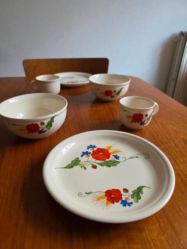 Vintage setje VEB Steingutwerk Torgau uit DDR, Huis en Inrichting, Keuken | Servies, Zo goed als nieuw, Bord(en), Overige stijlen