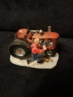 Man repareert tractor kerstdorp, Ophalen of Verzenden