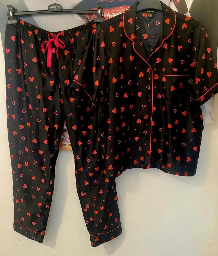 Esmera Pyjama Set - Maat M - Nieuwstaat, Kleding | Dames, Pyjama's, Zo goed als nieuw, Ophalen of Verzenden