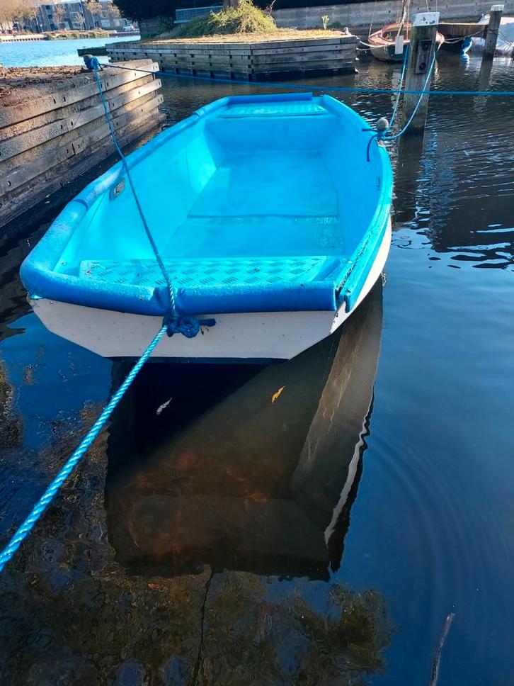 Leuke Roeiboot te koop! Opknappertje., Watersport en Boten, Motorboten en Motorjachten, Gebruikt, Polyester, Tot 6 meter, Benzine