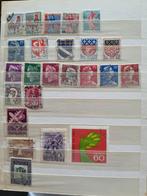 Postzegels in verzamelboek, Postzegels en Munten, Postzegels | Volle albums en Verzamelingen, Nederland en Buitenland, Ophalen of Verzenden