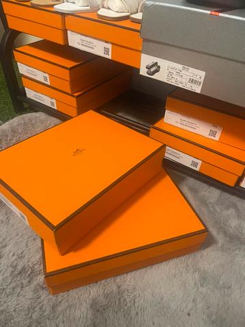 Hermès Oran Sandals beschikbaar voor biedingen
