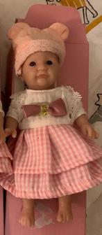 Lief klein siliconen Ivita popje, Verzenden, Zo goed als nieuw, Pop