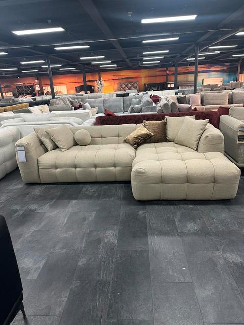 Beige hoekbank met capitonnering en zachte zit 160x290cm, Huis en Inrichting, Banken | Voetenbanken en Poefen, Nieuw, 125 cm of meer