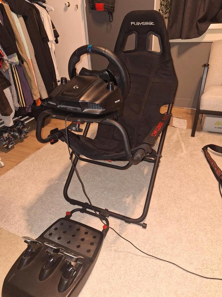 Logitech G923 + Playseat Challenge, Spelcomputers en Games, Spelcomputers | Overige, Zo goed als nieuw, Ophalen