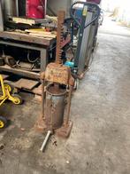 F. Dick worstpers stopbus, Ophalen