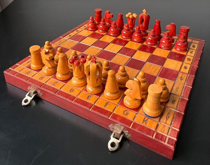 Inklapbaar schaakbord met schaakstukken., Hobby en Vrije tijd, Gezelschapsspellen | Bordspellen, Gebruikt, Ophalen of Verzenden