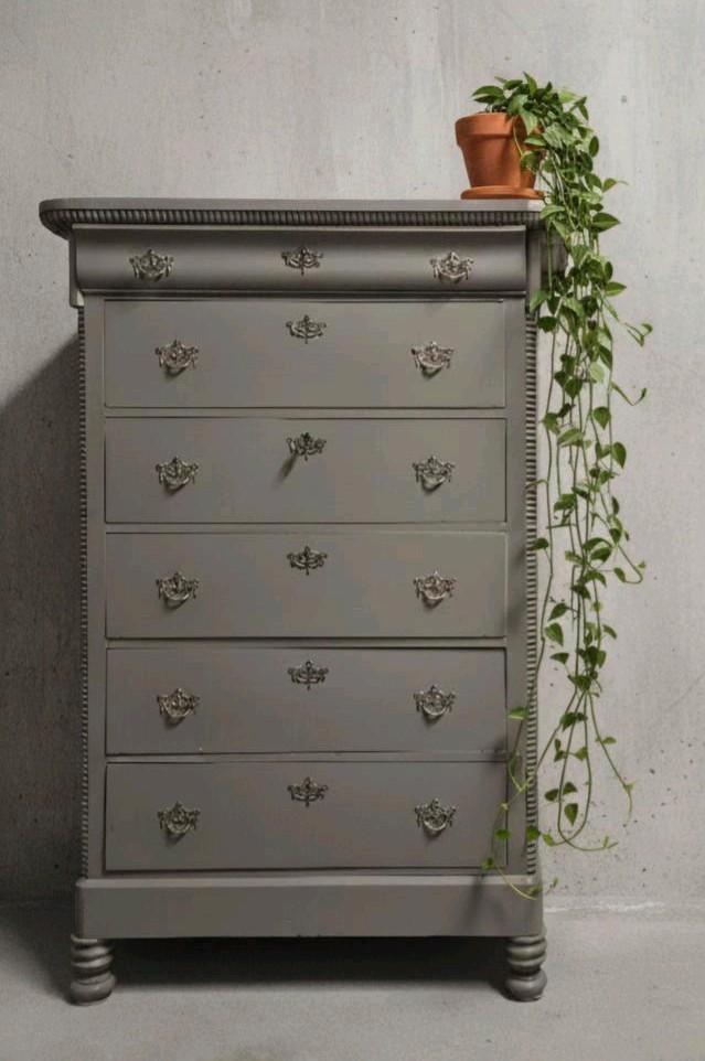 OPRUIMING Antieke grijze Biedermeier ladekast vintage kast, Antiek en Kunst, Curiosa en Brocante, Ophalen of Verzenden