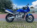 Honda Hornet CBF 600 S met lage kilometerstand en topkoffer, Motoren, Motoren | Honda, Handvatverwarming, 4 cilinders, Motorrijbewijs A