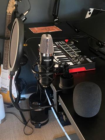 Condensator microfoon met houder, tafel mount en popfilters beschikbaar voor biedingen