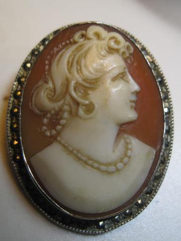 Antiek zilver cameo broche hanger beschikbaar voor biedingen