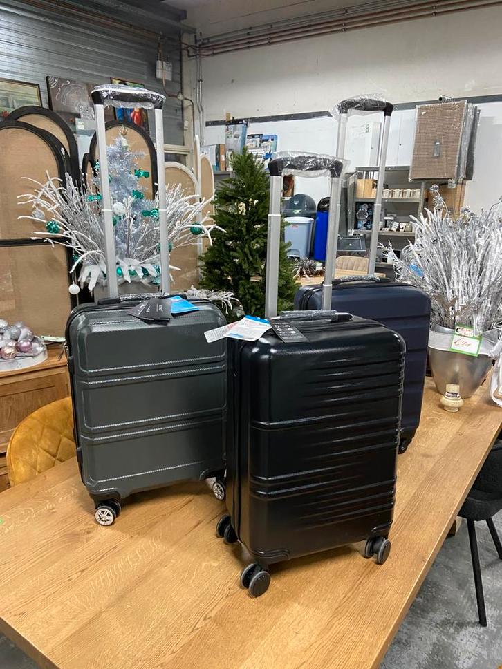 Koffers circa 35x20x52, Sieraden, Tassen en Uiterlijk, Koffers, Nieuw, Hard kunststof, 70 cm of meer, Ophalen of Verzenden